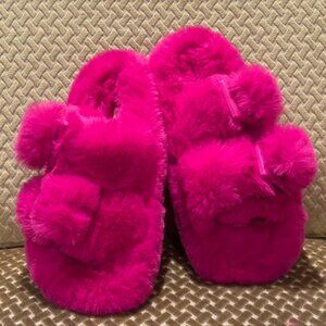 Free People Fuchsia Faux Fur Fluffy Buckle Cushioned Movie Night Slippers NEW